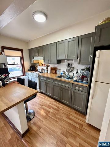 15 Hensler Street, Newark, NJ 07105