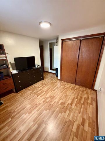 15 Hensler Street, Newark, NJ 07105