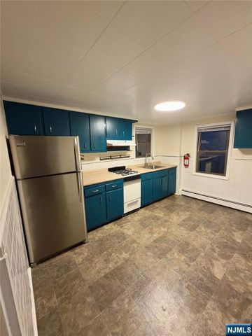 15 Hensler Street, Newark, NJ 07105