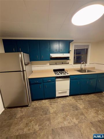 15 Hensler Street, Newark, NJ 07105