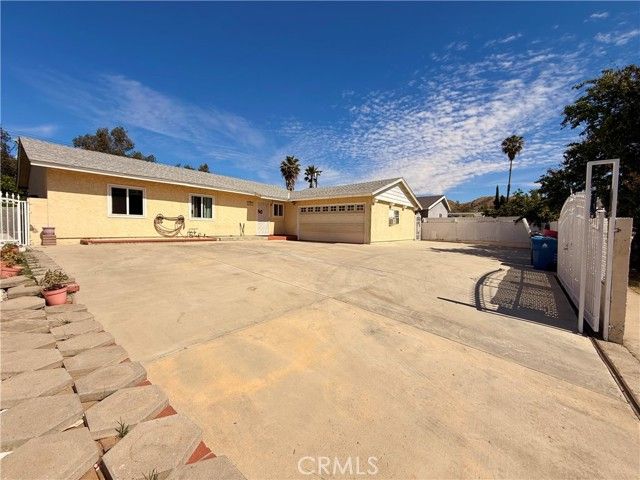 12471 Claretta, Pacoima (los Angeles), CA 91331