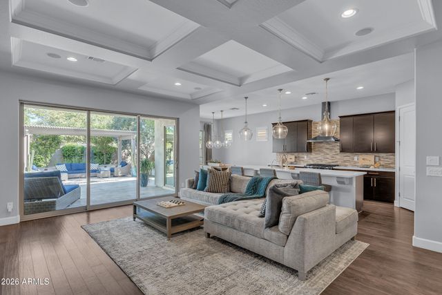 3880 E Horseshoe Place, Chandler, AZ 85249