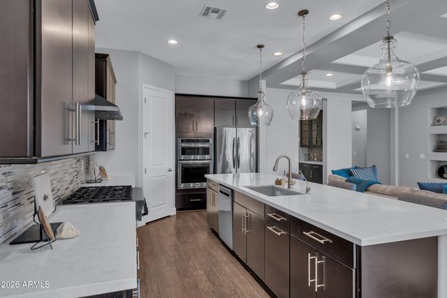 3880 E Horseshoe Place, Chandler, AZ 85249