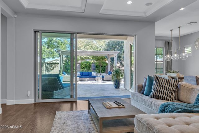 3880 E Horseshoe Place, Chandler, AZ 85249