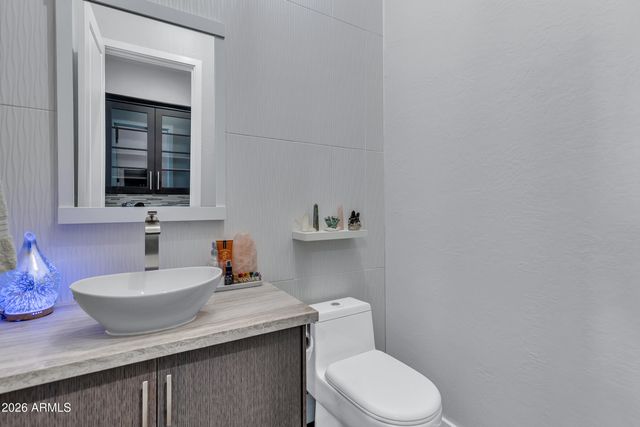 3880 E Horseshoe Place, Chandler, AZ 85249