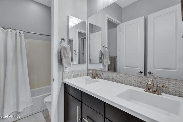 3880 E Horseshoe Place, Chandler, AZ 85249