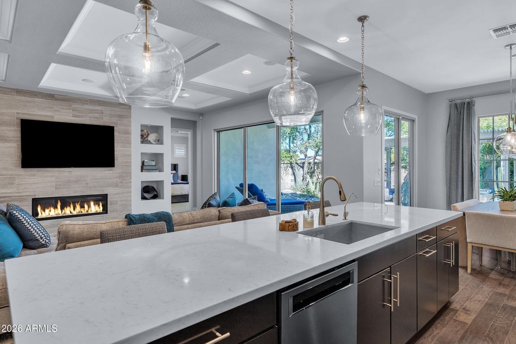 3880 E Horseshoe Place, Chandler, AZ 85249