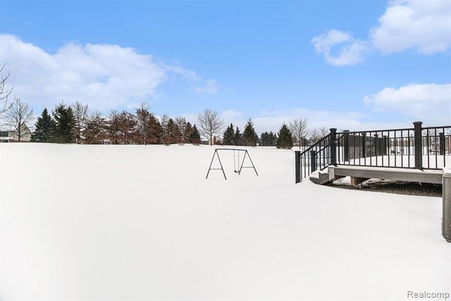 49772 Shoreline Drive, Canton, MI 48187