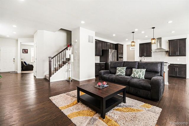 49772 Shoreline Drive, Canton, MI 48187