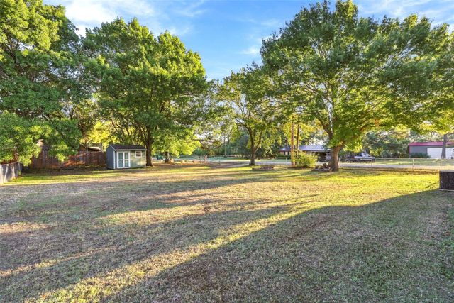 304 Sage Trail, Springtown, TX 76082
