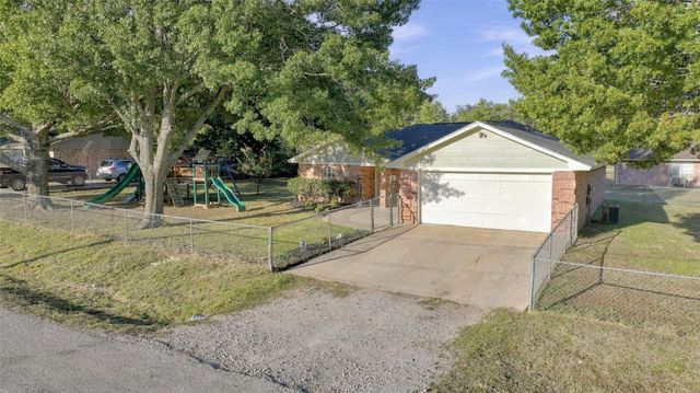 304 Sage Trail, Springtown, TX 76082