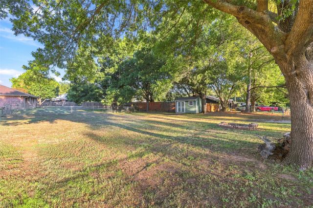 304 Sage Trail, Springtown, TX 76082