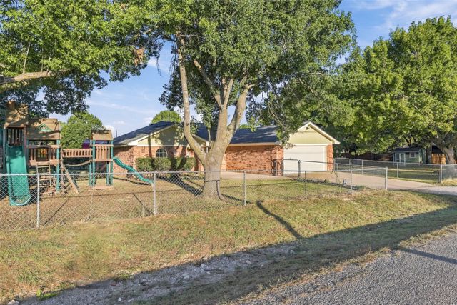 304 Sage Trail, Springtown, TX 76082