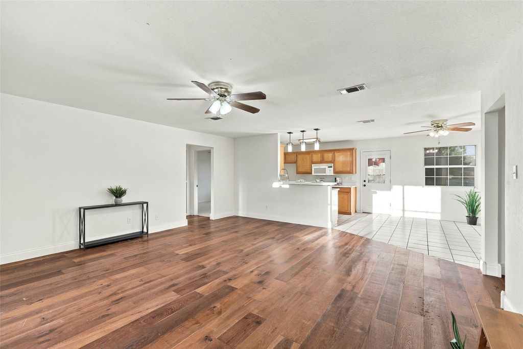 304 Sage Trail, Springtown, TX 76082 — photo 4
