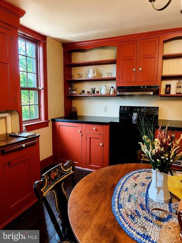 206 E KING ST, East Berlin, PA 17316
