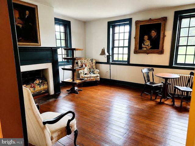 206 E KING ST, East Berlin, PA 17316