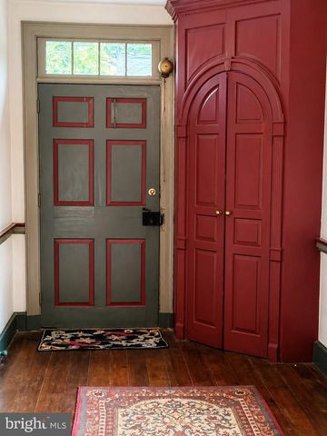 206 E KING ST, East Berlin, PA 17316
