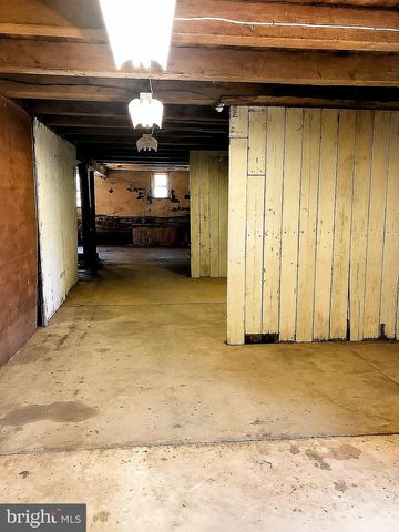 206 E KING ST, East Berlin, PA 17316