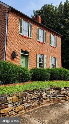 206 E KING ST, East Berlin, PA 17316