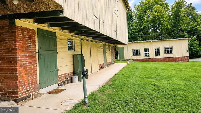 206 E KING ST, East Berlin, PA 17316