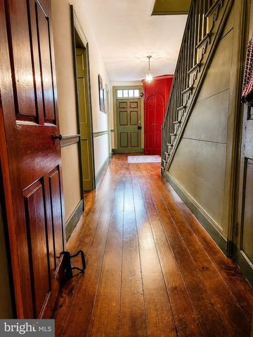 206 E KING ST, East Berlin, PA 17316