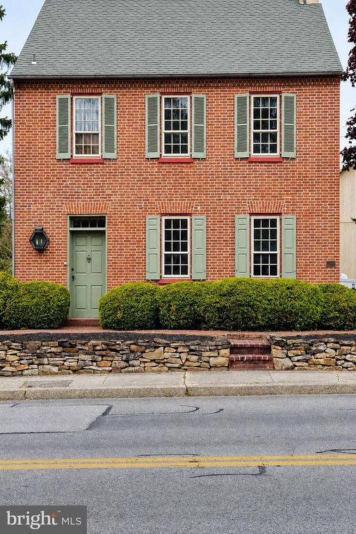 206 E KING ST, East Berlin, PA 17316