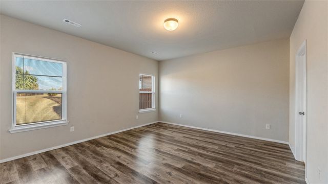 612 Woodcreek Loop, Lowell, AR 72745