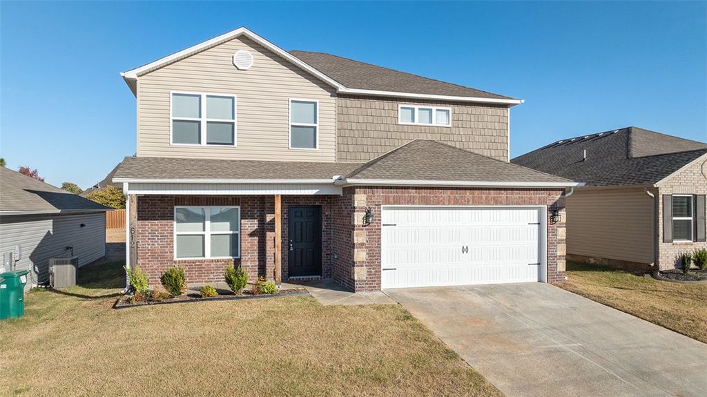 612 Woodcreek Loop, Lowell, AR 72745