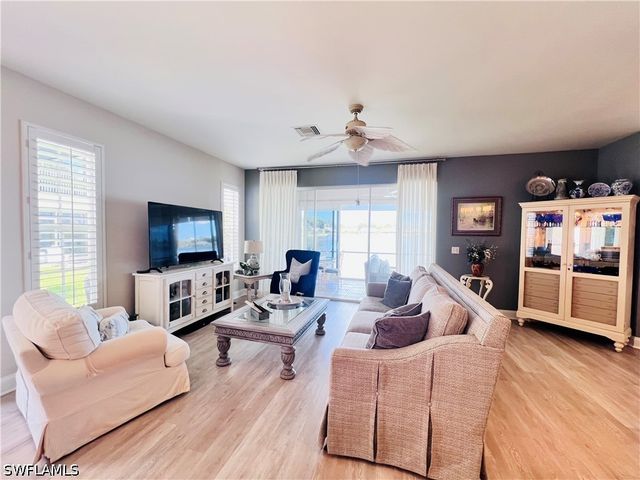 3250 W Crown Pointe BLVD 101, Naples, FL 34112