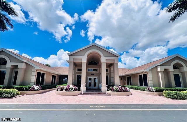 3250 W Crown Pointe BLVD 101, Naples, FL 34112