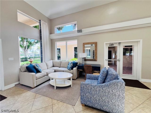 3250 W Crown Pointe BLVD 101, Naples, FL 34112