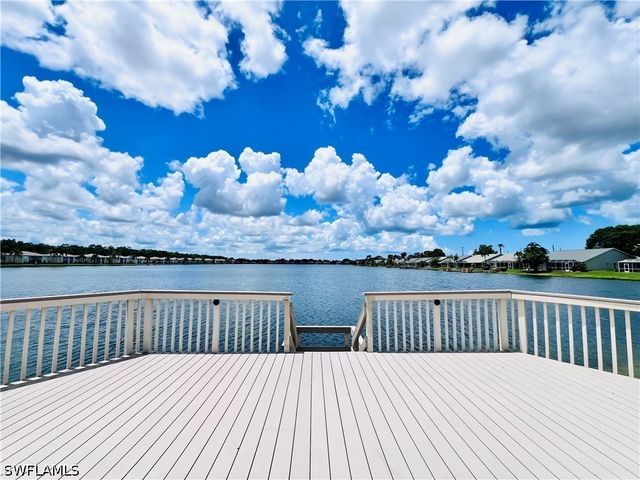 3250 W Crown Pointe BLVD 101, Naples, FL 34112