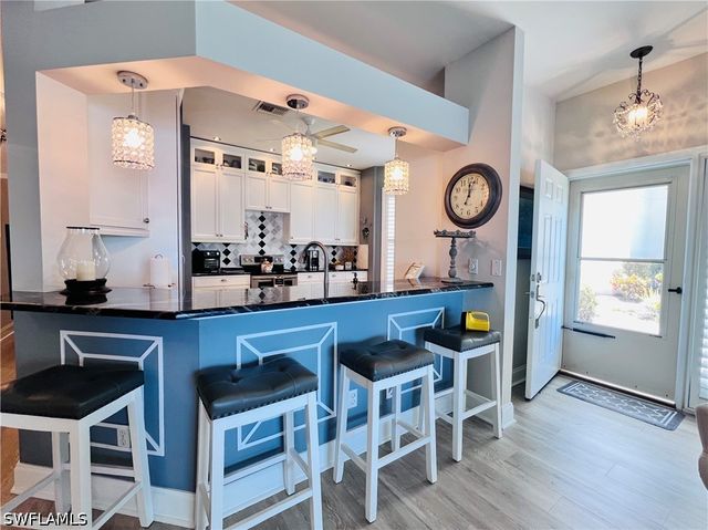 3250 W Crown Pointe BLVD 101, Naples, FL 34112