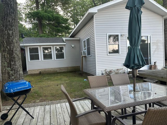 5211 N Red Maple Street, Sauble Twp, MI 49644