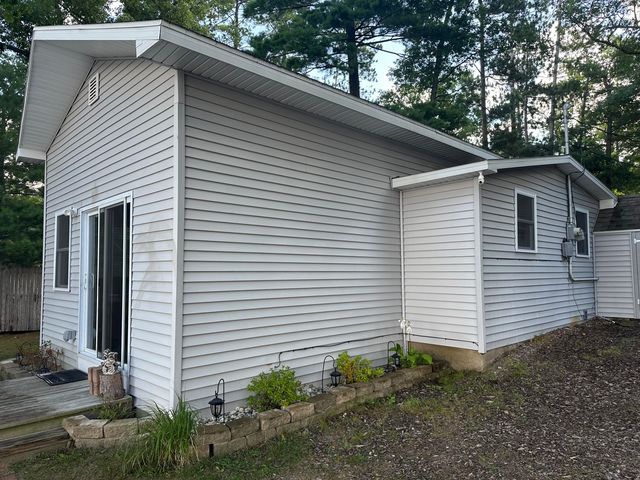 5211 N Red Maple Street, Sauble Twp, MI 49644