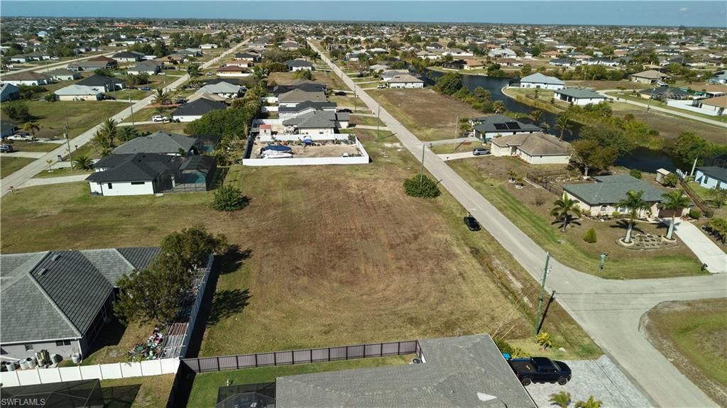 Image 4 of property listing at 2502 NW 1st ST, Cape Coral, FL 33993