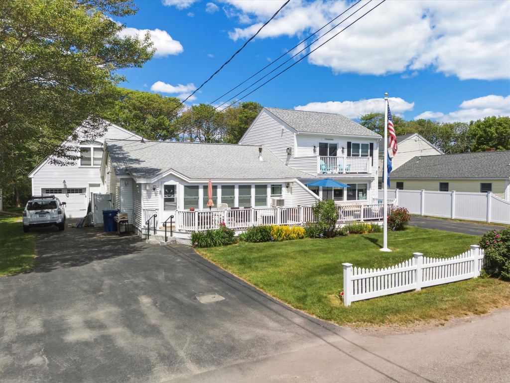 Image 2 of property listing at 90 Kings Highway, Hampton, NH 03842