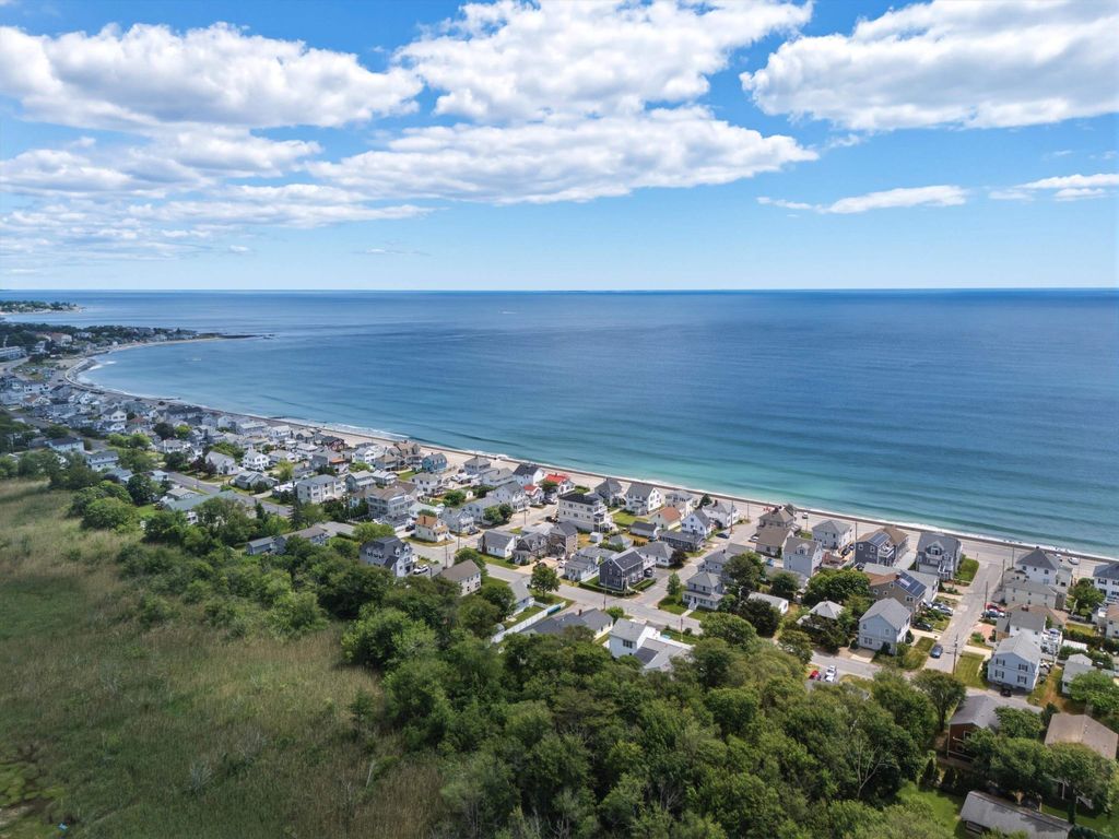 Image 15 of property listing at 90 Kings Highway, Hampton, NH 03842