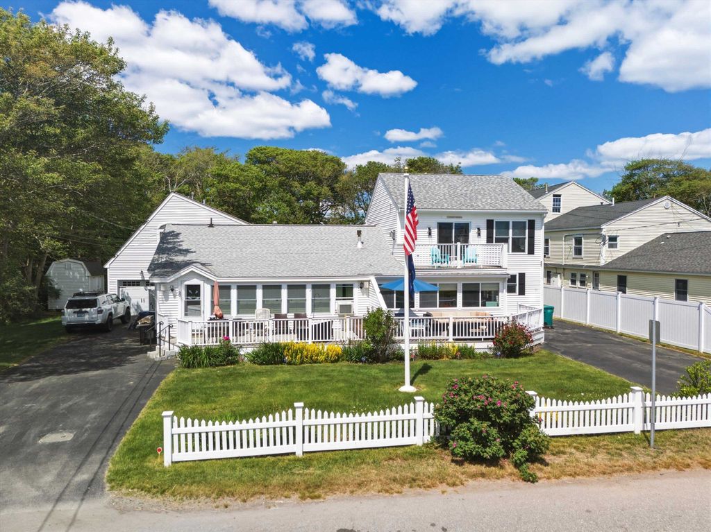 Image 19 of property listing at 90 Kings Highway, Hampton, NH 03842