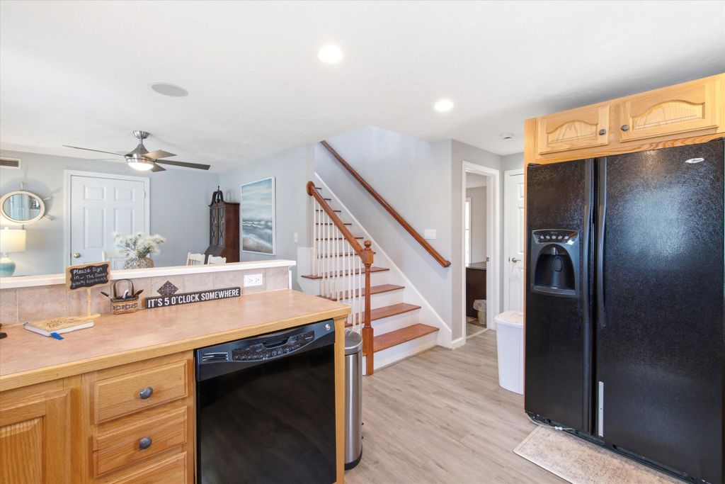 Image 30 of property listing at 90 Kings Highway, Hampton, NH 03842