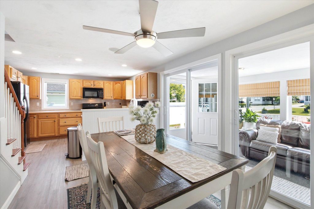 Image 35 of property listing at 90 Kings Highway, Hampton, NH 03842