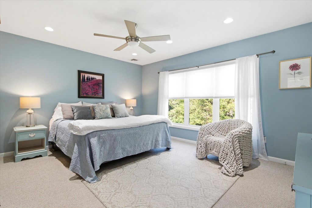 Image 37 of property listing at 90 Kings Highway, Hampton, NH 03842