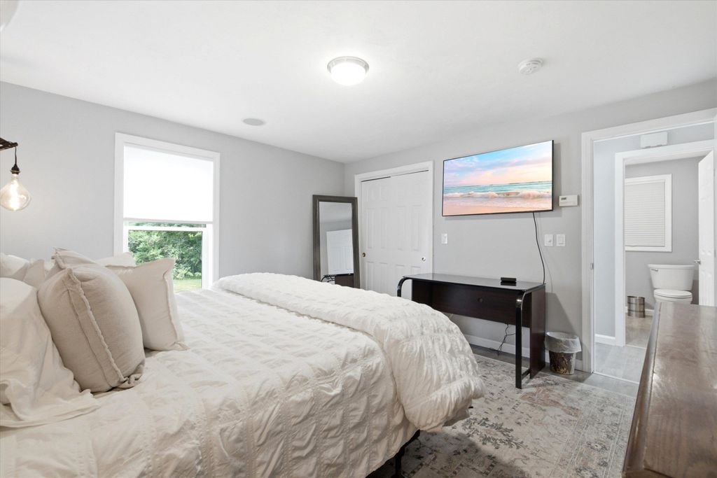 Image 44 of property listing at 90 Kings Highway, Hampton, NH 03842