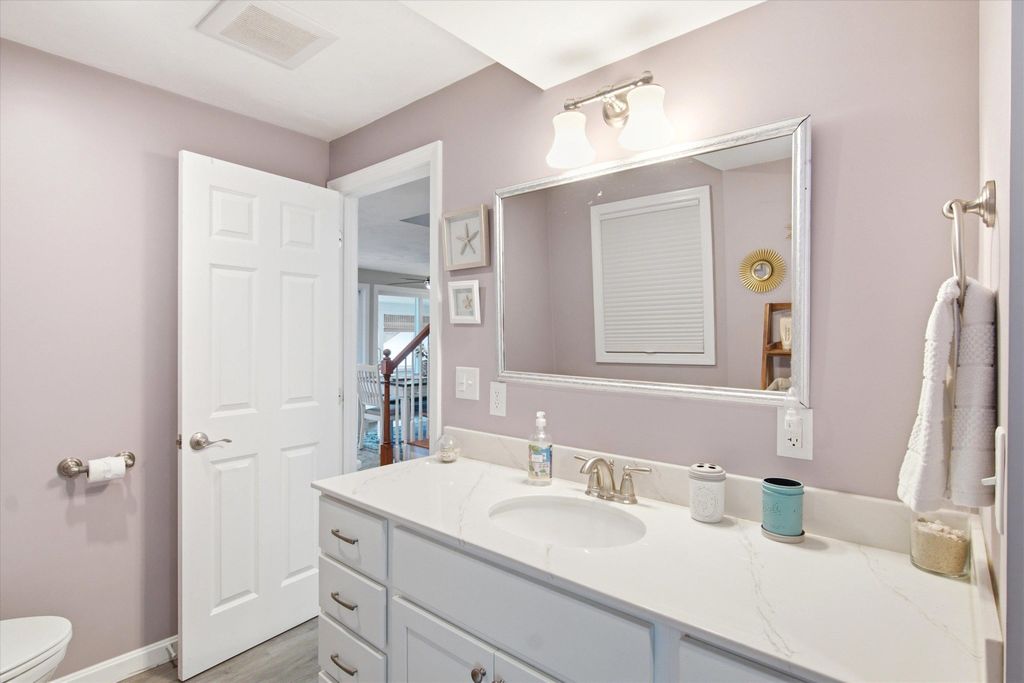 Image 47 of property listing at 90 Kings Highway, Hampton, NH 03842
