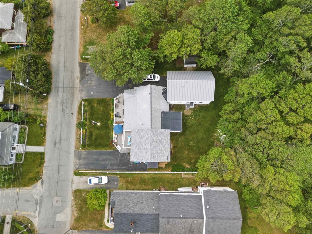 Image 9 of property listing at 90 Kings Highway, Hampton, NH 03842