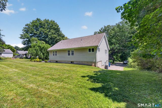 900 Racebrook Road, Orange, CT 06477