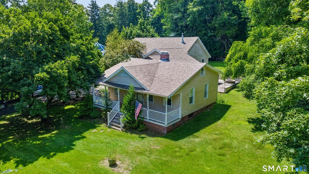 900 Racebrook Road, Orange, CT 06477