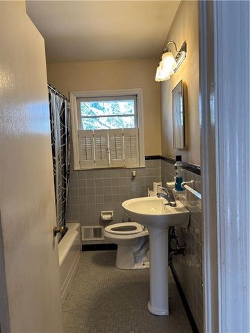 3265 Spreading Oak SW Drive, Atlanta, GA 30311