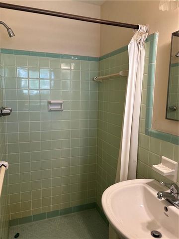 3265 Spreading Oak SW Drive, Atlanta, GA 30311