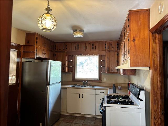 3265 Spreading Oak SW Drive, Atlanta, GA 30311